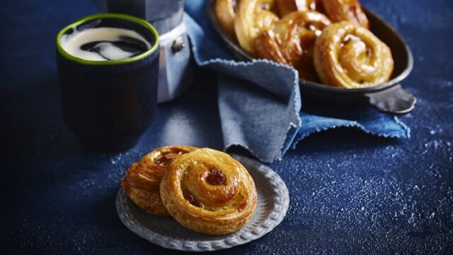 Mini koffiebroodje met rozijnen